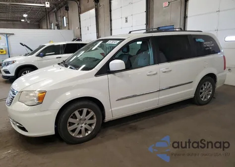 2013 Chrysler Town & Country Touring z USA, uszkodzony, nr VIN 2C4RC1BGXDR588676